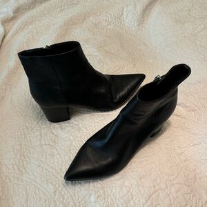 MARC FISHER Black Pointed Toe Block Heel Zip-Up Leather Booties